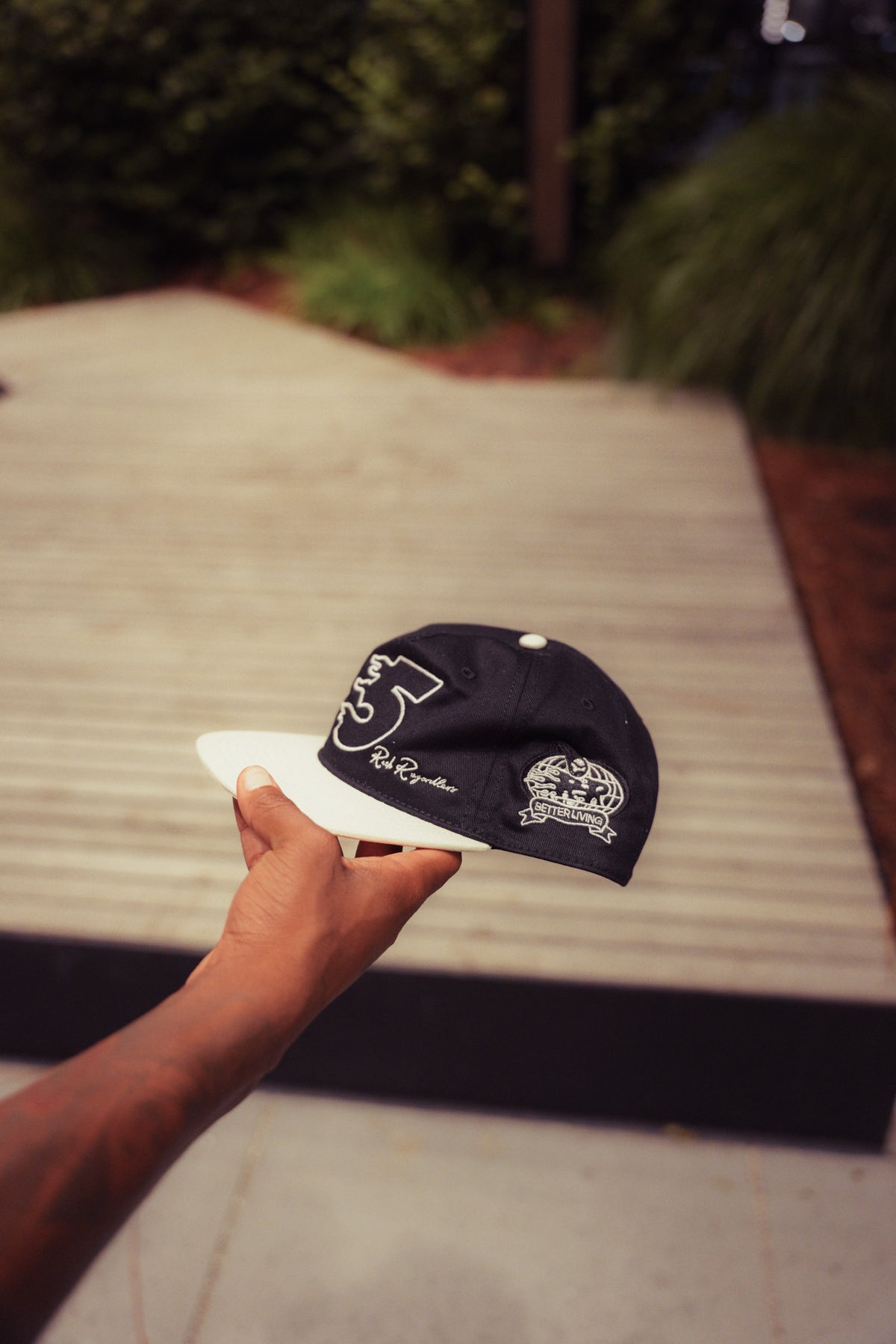 5 ‘Rich Regardless’ Cap black/cream