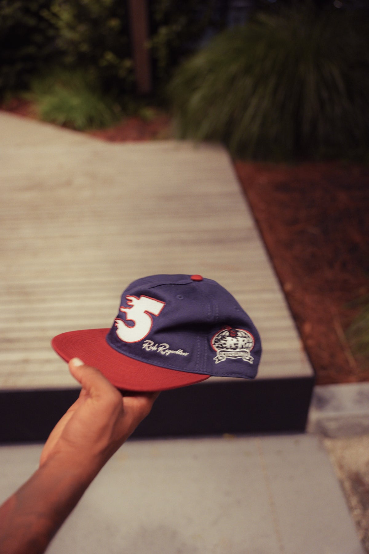 5 ‘Rich Regardless’ Cap navy/red
